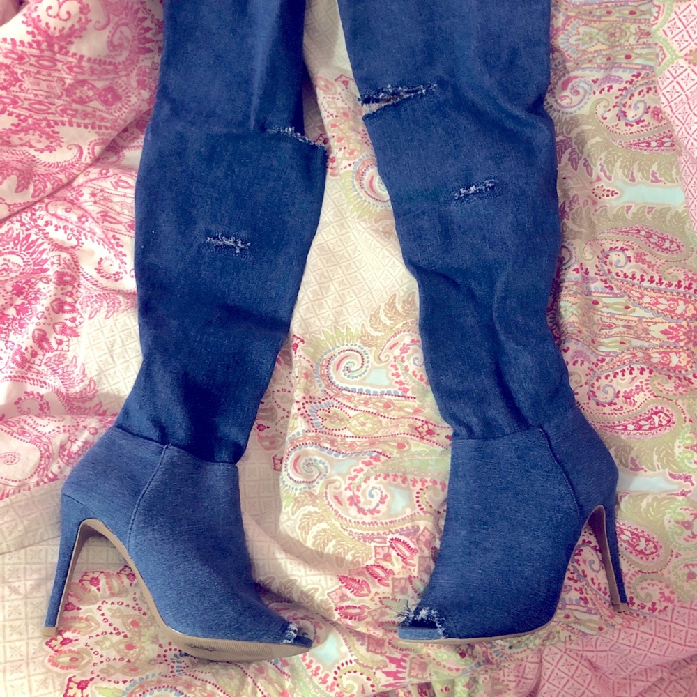 Jeans material cut out heeled boots